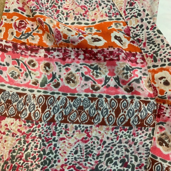 Violet & Claire V Neck Sleeveless Blouse- M - Picture 7 of 9